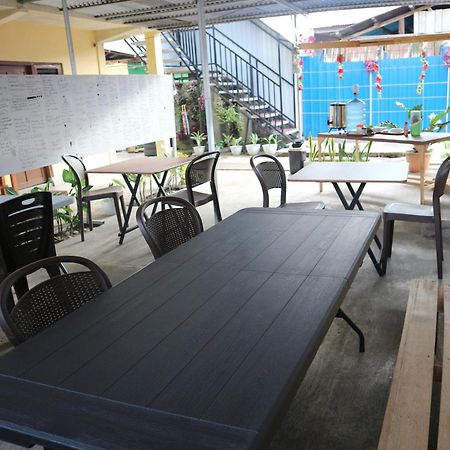 Tange Guest House Рутенг Экстерьер фото