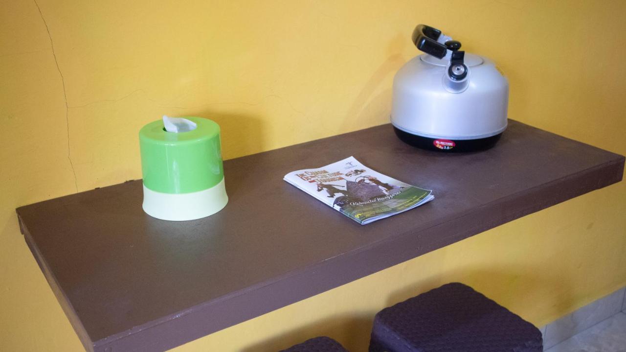 Tange Guest House Рутенг Экстерьер фото